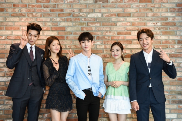 ▲(왼쪽부터) 배우 김영광, 이시영, 샤이니 키, 김슬기, 김태훈(사진=MBC)