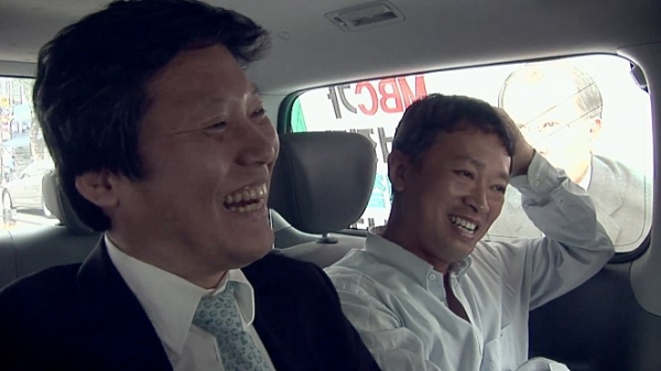 ▲이용마 기자(왼쪽)과 김민식PD(사진=영화 '공범자들' )