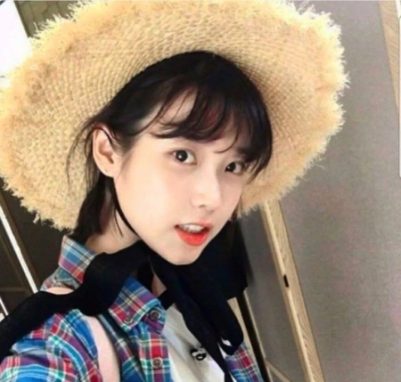 (사진출처=아이유 인스타그램)