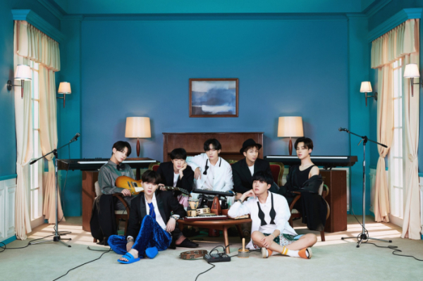 ▲방탄소년단 BE (Deluxe Edition) 단체 콘셉트 포토 (사진제공=빅히트 엔터테인먼트)