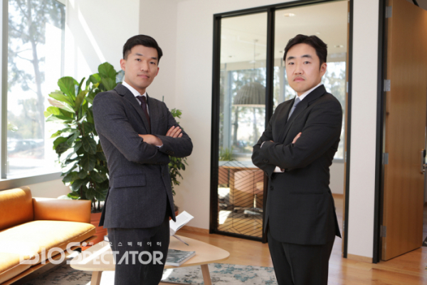 ▲이근우 대표(왼쪽), 박효민 부사장