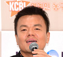 [BZ포토] 박진영, 빛나는 왼쪽 약지 반지