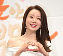 [BZ포토] 윤손하, 예능 MC된 청순 미녀