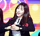 [BZ포토] 소나무 의진, 눈에 띄는 우윳빛 피부