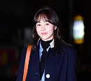 [BZ포토] 유다인, 어둠 밝히는 자체발광 피부