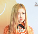 [BZ포토] 블랙핑크 로제, 태양보다 빛나는 비주얼