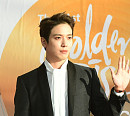 [BZ포토] 씨엔블루 정용화, 젠틀한 손인사에 심쿵!