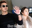 [BZ포토] 비-김태희 부부, 빛나는 왼손 결혼반지
