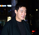 [BZ포토] 이희준, '푸른 바다' 종방연 찾은 조남두