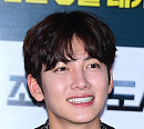 [BZ포토] 지창욱, 영화관 밝히는 건치 미소
