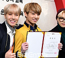 [BZ포토] 제이홉-정국-지민, 막내의 졸업을 축하해요