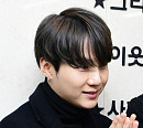 [BZ포토] 방탄소년단 슈가, 정국 졸업 축하 박수~