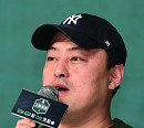 [BZ포토] 인사말 전하는 '고등래퍼' 고익조 CP