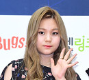 [BZ포토] 여자친구 엄지, 손바닥만한 작은 얼굴