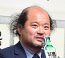 [BZ포토] 김상호, 소주병이 잘 어울려