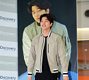 [BZ포토] 공유, 포스터 찢고 나왔어~