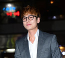 [BZ포토] 정경호, 왼손 약지에 빛나는 커플링