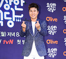 [BZ포토] 김종민, 자신감 넘치는 화이트 팬츠