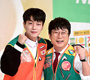 [BZ포토] 윤두준-이수근, 훈훈한 MC 케미