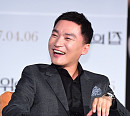 [BZ포토] 조재윤, 호쾌한 웃음