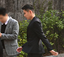 [BZ포토] 바다 특급팬 인증…려욱, 군 복무 중 결혼식 참석
