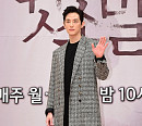 [BZ포토] 권율, 롱코트도 잘 어울리죠?