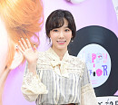 [BZ포토] 태연, 함께 꽃놀이 가고 싶은 비주얼
