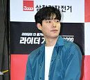 [BZ포토] 류준열, 자전거 안장 위에서도 평온한 표정