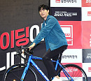 [BZ포토] 류준열, '평소에도 한강에서 라이딩 즐겨요~'