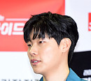 [BZ포토] 류준열, 매력적인 옆태 미남