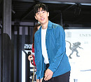 [BZ포토] 류준열, 수많은 팬들 보고 놀란 토끼눈!