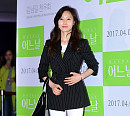 [BZ포토] 도지원, 화이트 팬츠 완벽 소화!