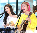 [BZ포토] 다이아 정채연-예빈, 노래하는 미녀들