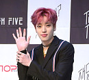 [BZ포토] 틴탑 니엘, '5' 강조하는 포즈~