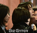 [BZ포토] 윤유선-문정희-오달수, 故 김영애를 떠나보내며