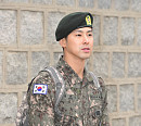 [BZ포토] '제대' 유노윤호, "앞으로의 동방신기 잘 부탁드립니다"