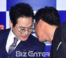 [BZ포토] 김성균-이성민, 속닥속닥