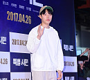 [BZ포토] 류준열, 영화관 찾은 꾸러기