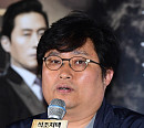 [BZ포토] 인사말 전하는 감독 김휘