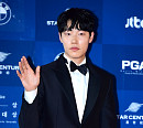 [BZ포토] 류준열, '더킹'으로 백상예술대상 참석~