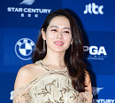 [BZ포토] 손예진, 주위 밝히는 형광등 미소