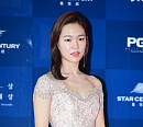 [BZ포토] 한예리, 매끈한 피부에 시선 강탈~