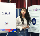 [BZ포토] 트와이스 지효, 투표하고 나오는 당당한 발걸음