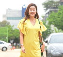 [BZ포토] 현영, 개나리 원피스 입고 투표하러 왔어요