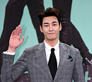 [BZ포토] 김영광, 젠틀한 손인사
