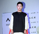 [BZ포토] 에이스 동훈, 메인보컬의 훈훈함~