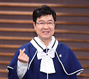 [BZ포토] 임백천, 손가락 하트 이렇게 하나요?