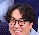 [BZ포토] 미소 짓는 '세모방' 최민근 PD