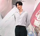 [BZ포토] 이동건, 조윤희도 반한 비현실적인 다리 길이