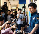 [BZ포토] 하만진 악대장, 탑에 대한 질문 세례에 난감해